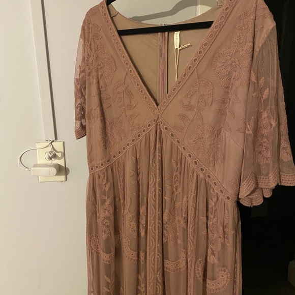 PinkBlush Mauve Lace Mesh Overlay Plus Maternity Maxi Dress - Picture 3 of 8